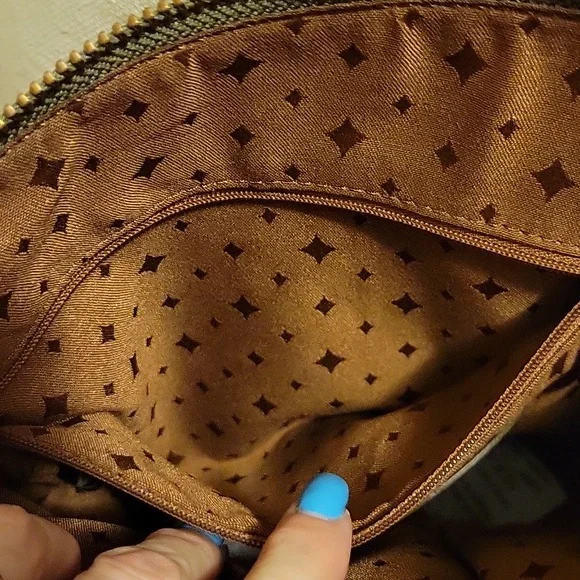 NWT: Leather Fossil Explorer Crossbody - Picture 6 of 16